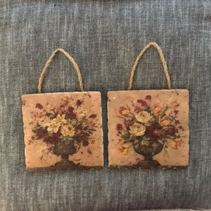 Heavy stonelike resin wall decor/L 5.5” W - 4.5”